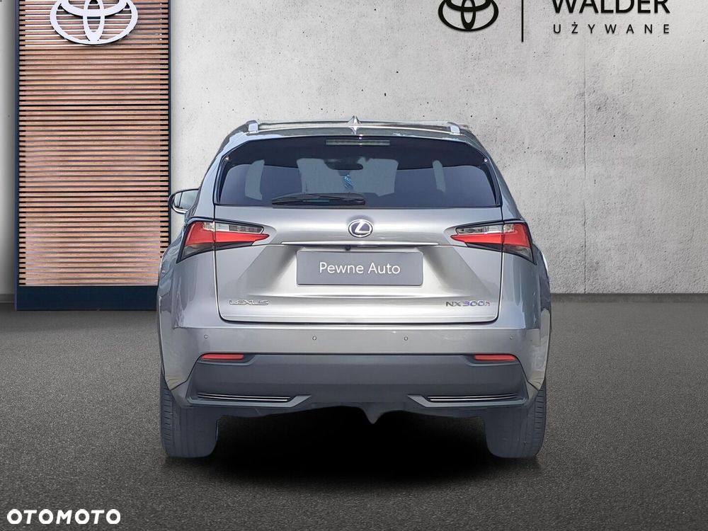 Lexus NX 300h Comfort AWD - 4