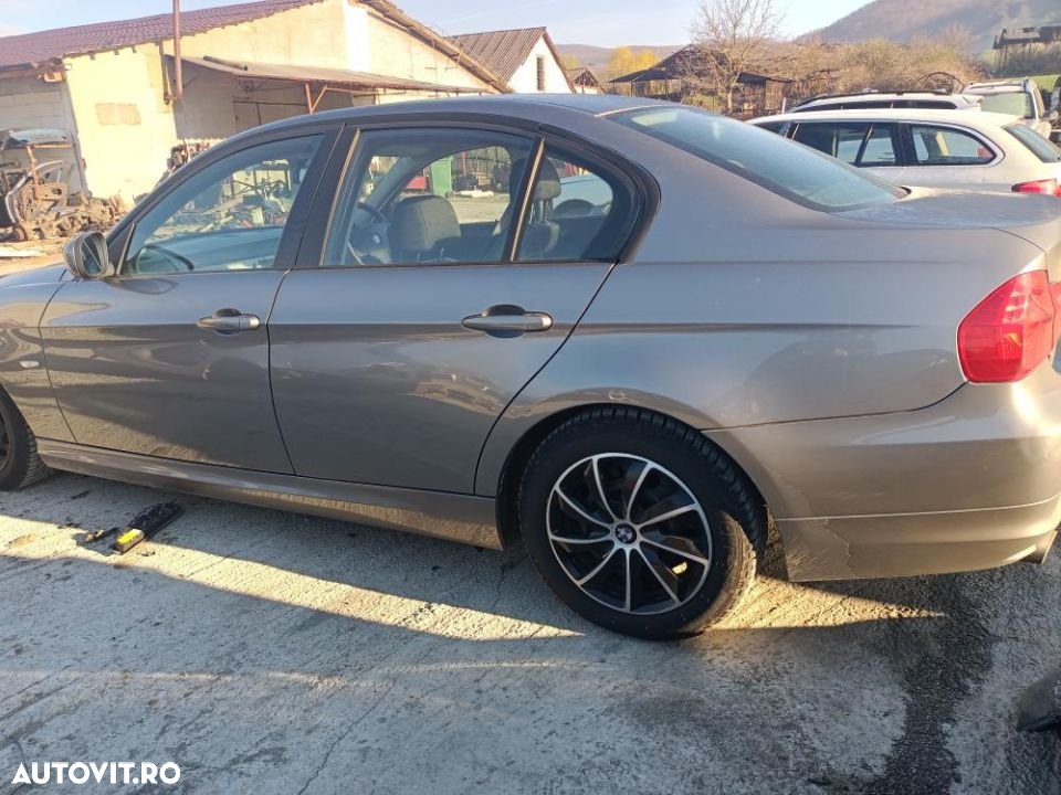 dezmembrez BMW e90 facelift n43 b20a - 3
