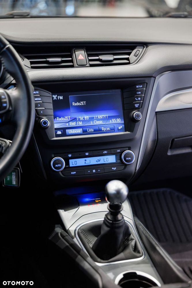 Toyota Avensis 2.0 D-4D Premium - 24