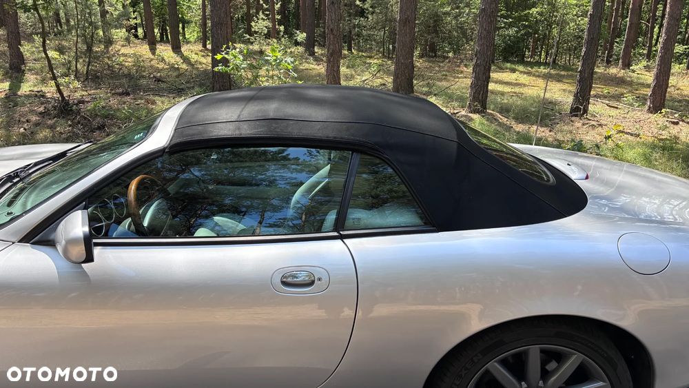 Jaguar XK8 Cabriolet - 15