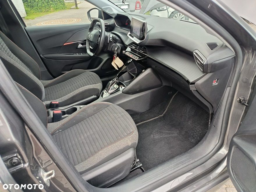 Peugeot 208 - 9