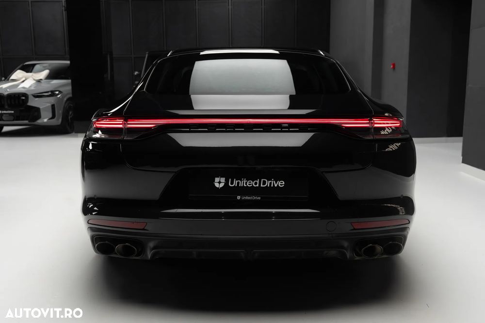 Porsche Panamera 4 - 25