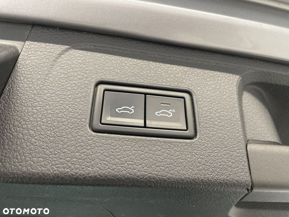 Volkswagen Passat - 34