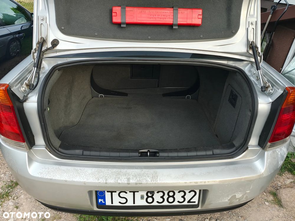 Opel Vectra 1.8 - 24