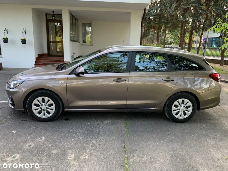 Hyundai i30 1.6 D Classic + - 3