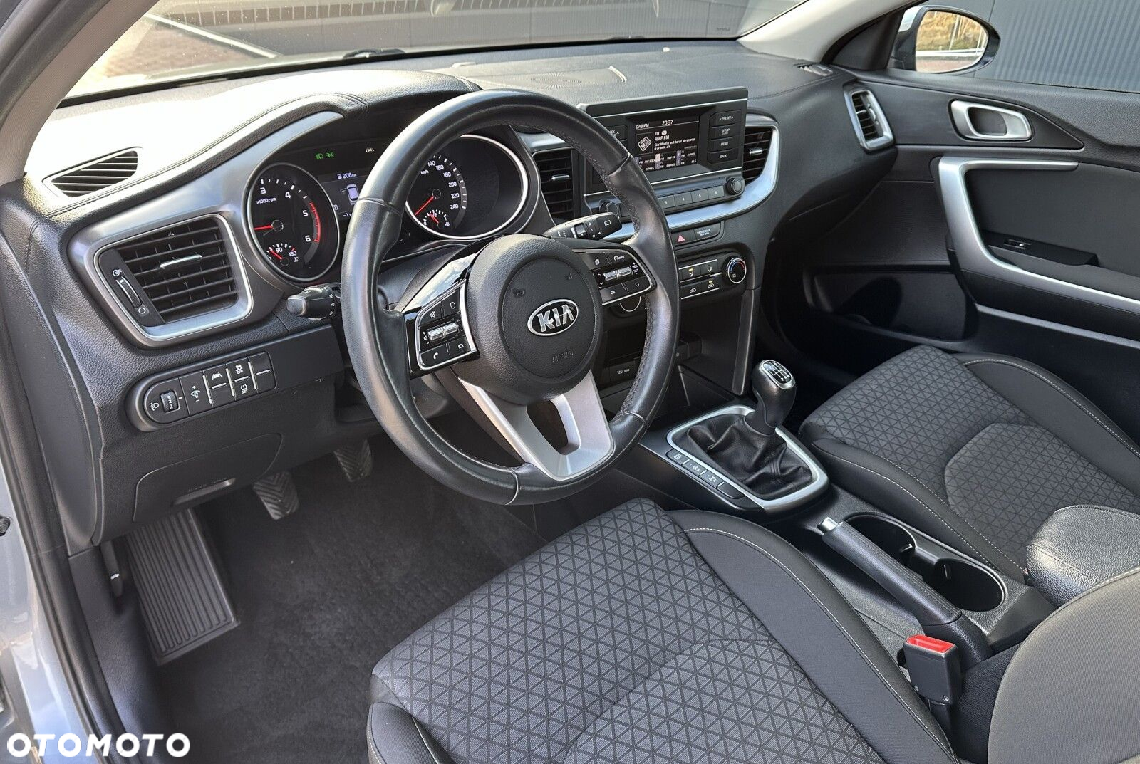Kia Ceed - 7