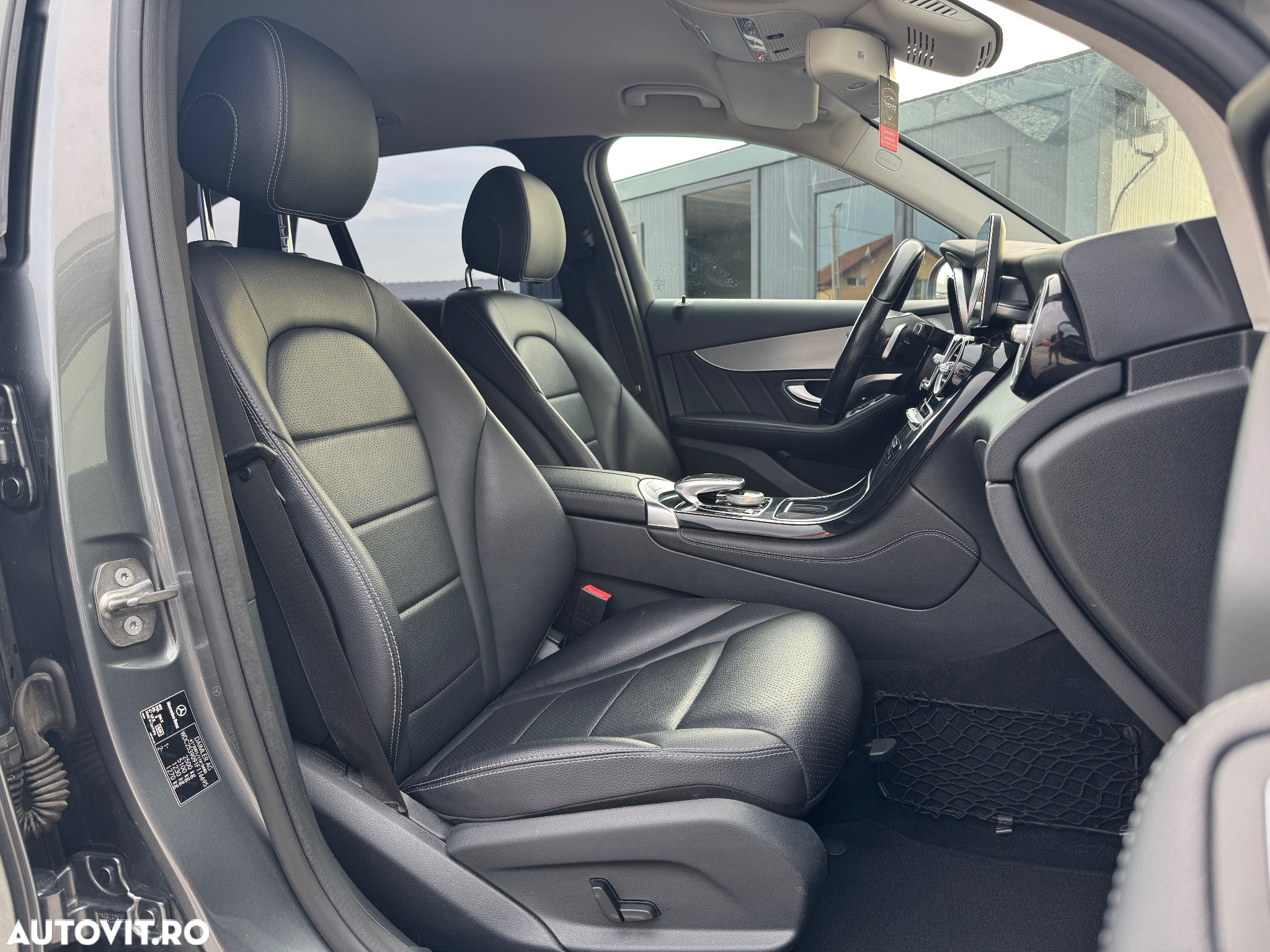 Mercedes-Benz GLC 250 d 4Matic 9G-TRONIC AMG Line - 24