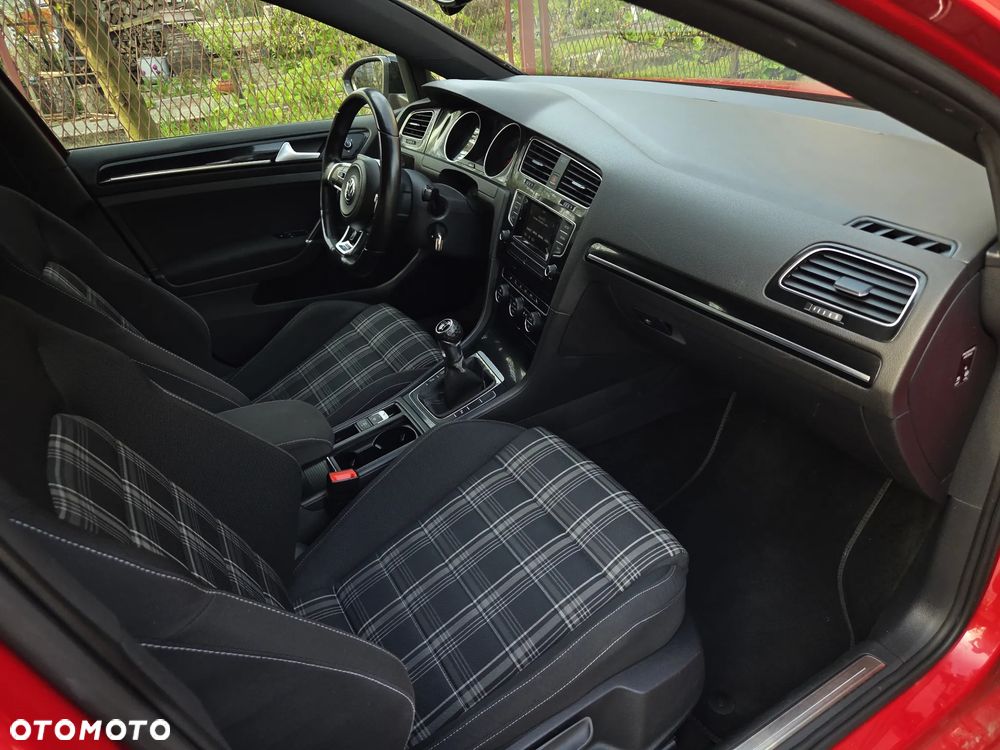 Volkswagen Golf 2.0 TDI BMT GTD - 15