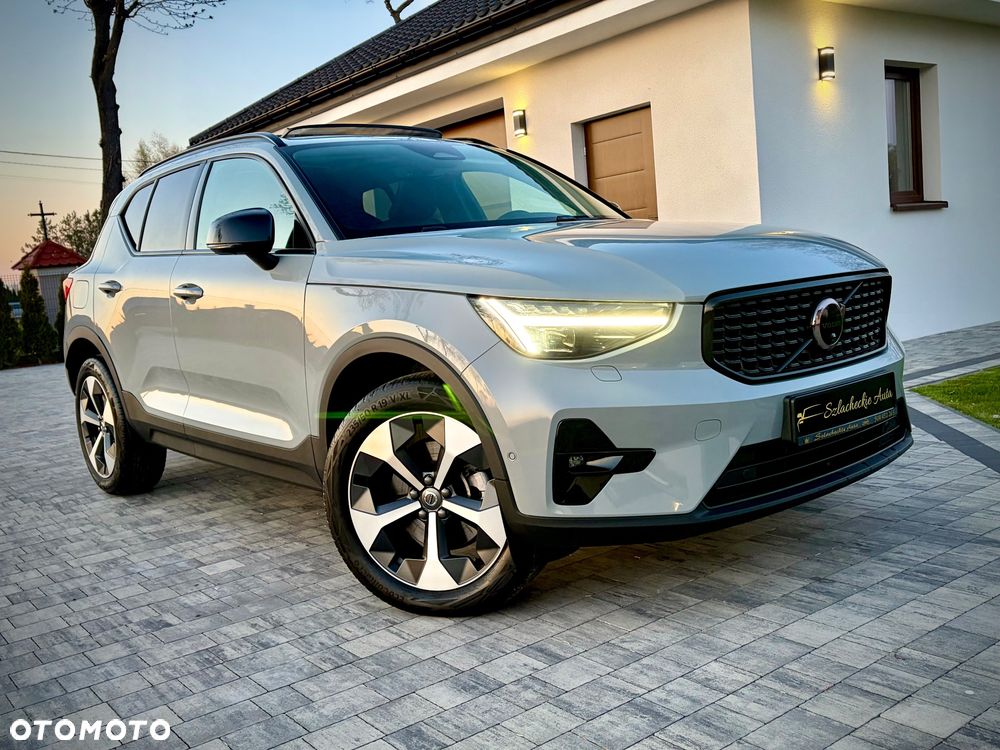Volvo XC 40 B3 B DKG Plus Dark - 1