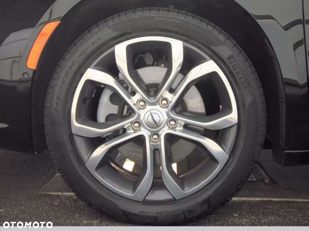 Chrysler Pacifica - 2
