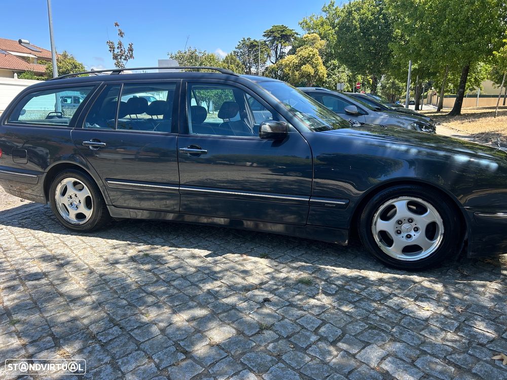 Mercedes-Benz E 220 - 1