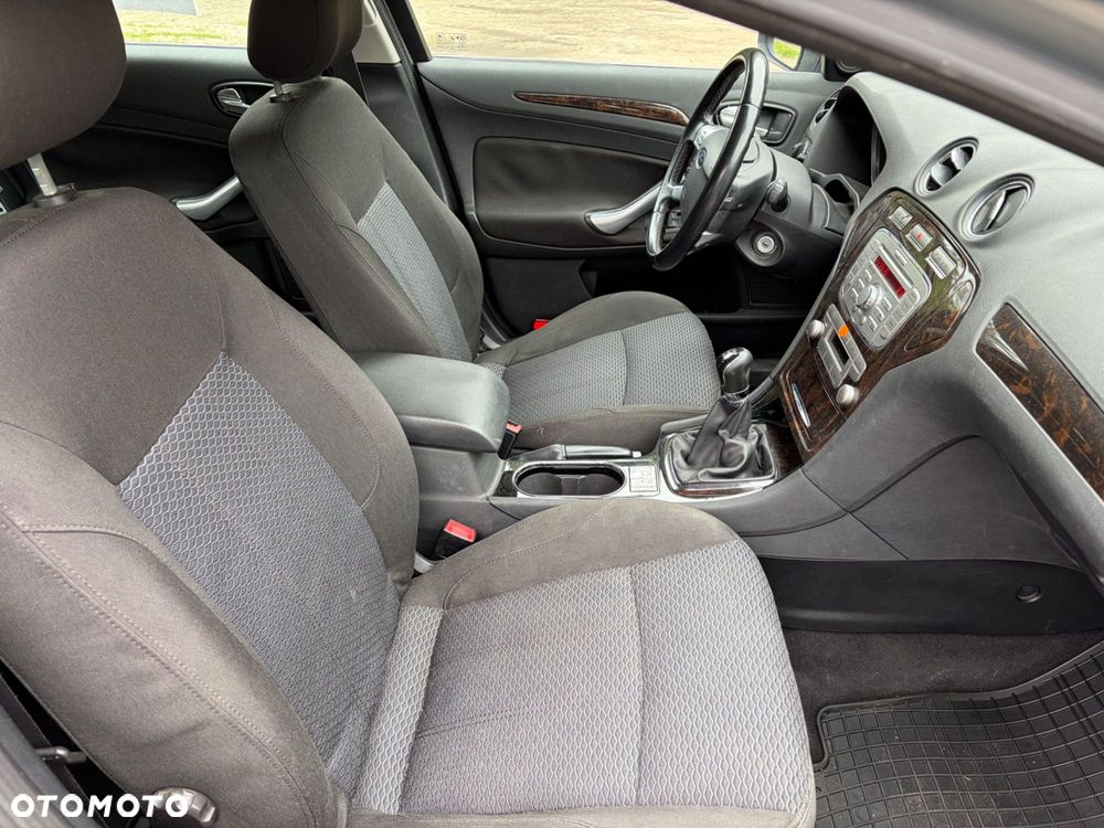 Ford Mondeo - 8