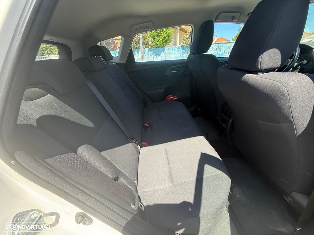 Toyota Auris 1.4 D-4D - 12