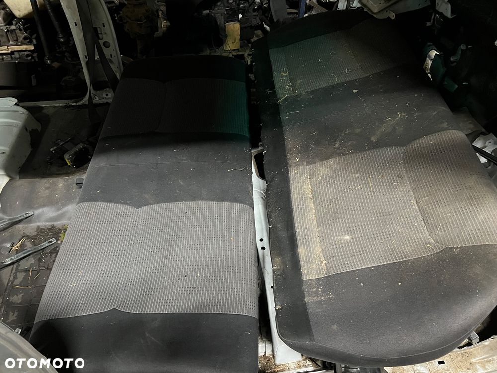 Kanapa tylna Nissan Navara d22 np300 2011r 4drzwi kompletna - 1