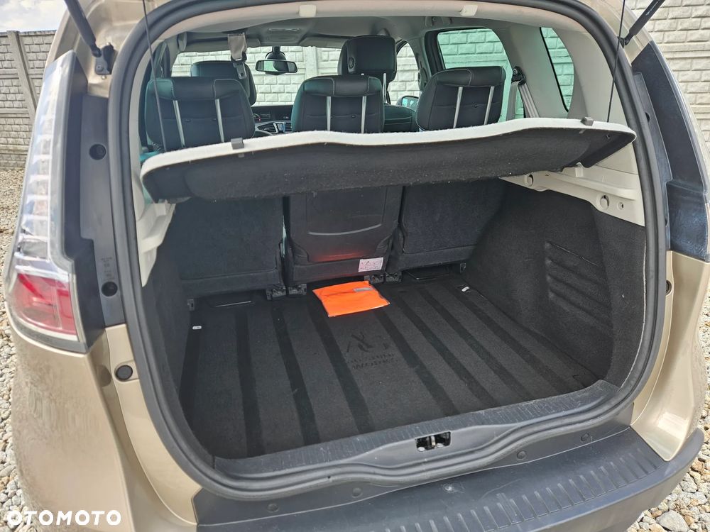 Renault Scenic - 11
