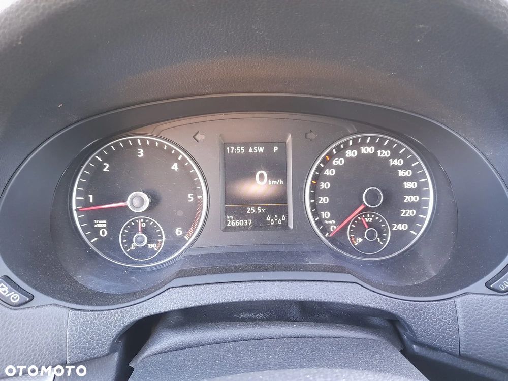 Volkswagen Sharan 2.0 TDI DSG BlueMotion Technology Comfortline - 11