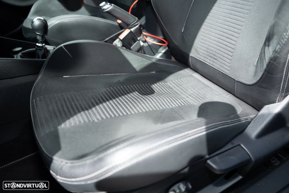 Ford Fiesta 1.5 EcoBoost S&S ST X - 35