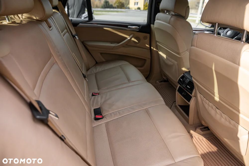 BMW X5 xDrive48i - 29