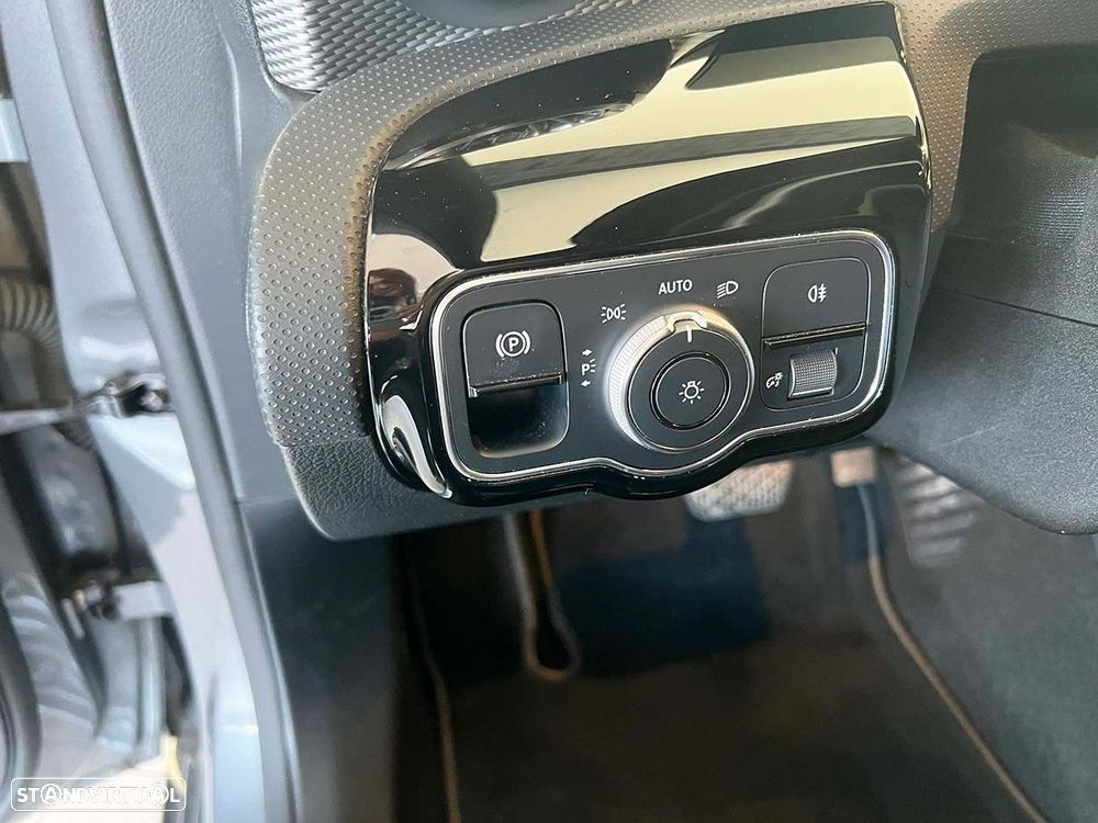 Mercedes-Benz A 250 e 8G-DCT Style - 23