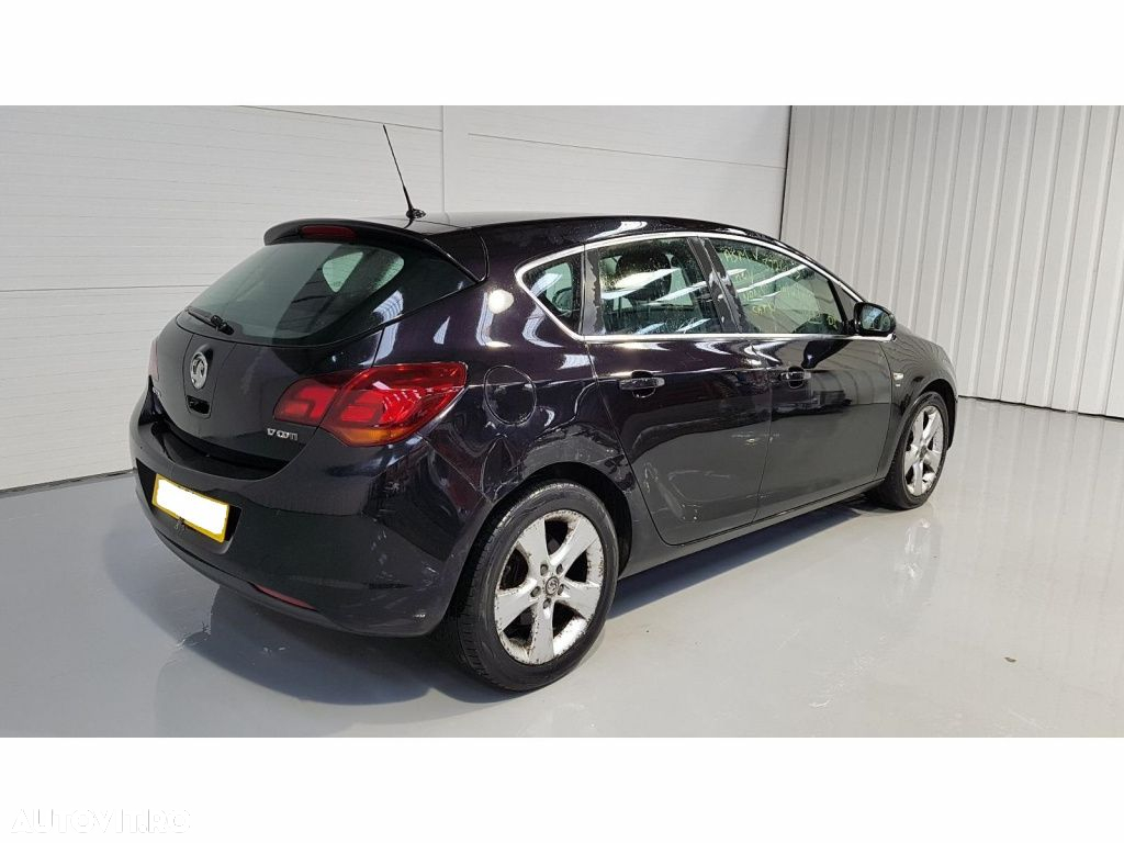 Clapeta acceleratie Opel Astra J 2010 Hatchback 1.7 CDTi - 9