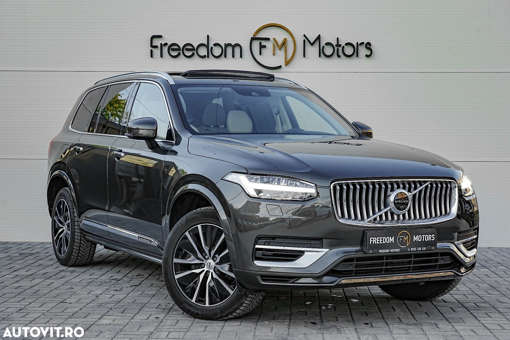 Volvo XC 90 T8 eAWD R-Design - 1