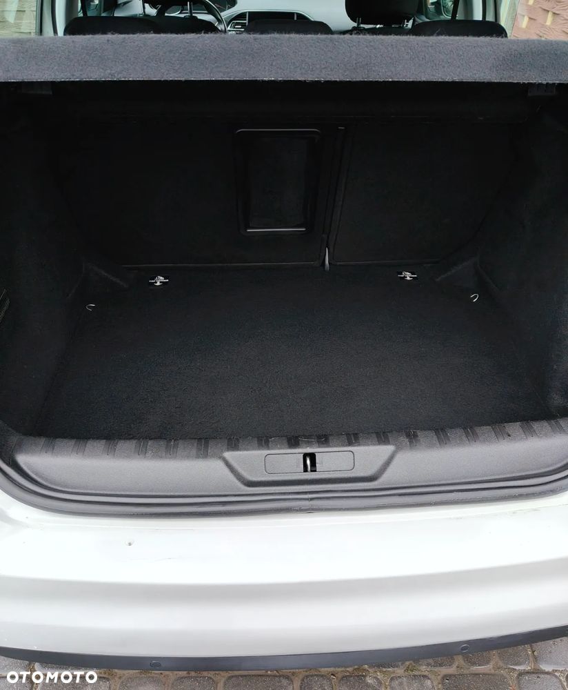 Peugeot 308 - 16