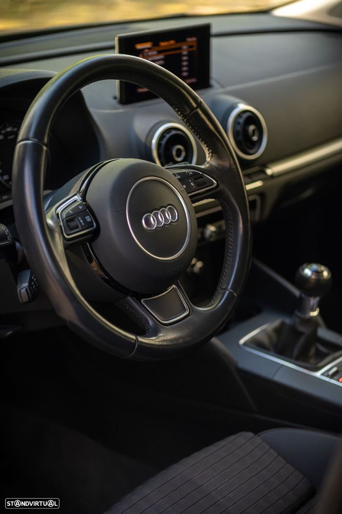 Audi A3 Sportback 2.0 TDI Advance - 12