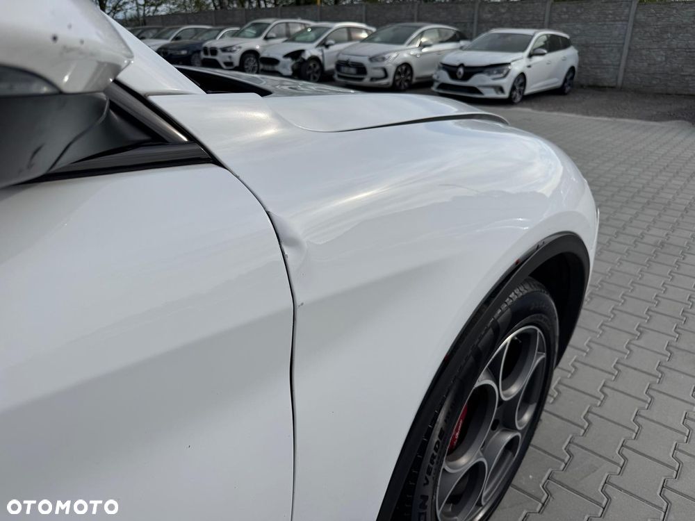 Alfa Romeo Stelvio 2.0 Turbo 16V AT8-Q4 Veloce Ti - 35