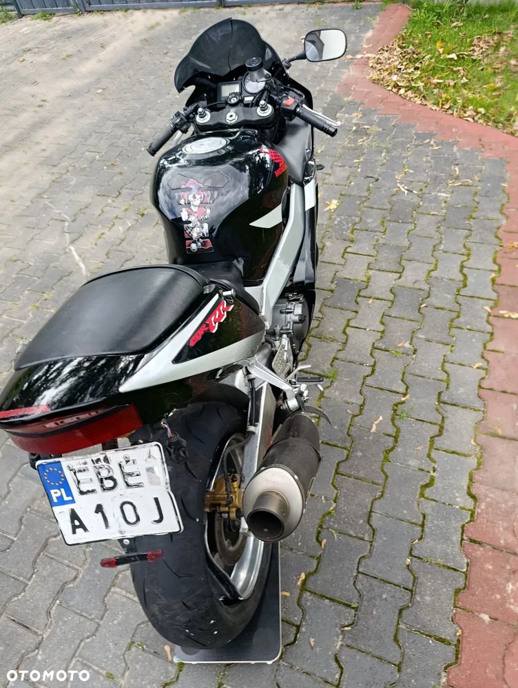 Honda CBR - 16