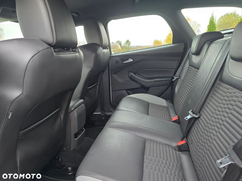 Ford Focus 2.0 EcoBoost ST mit Leder-Exclusiv-Paket - 14