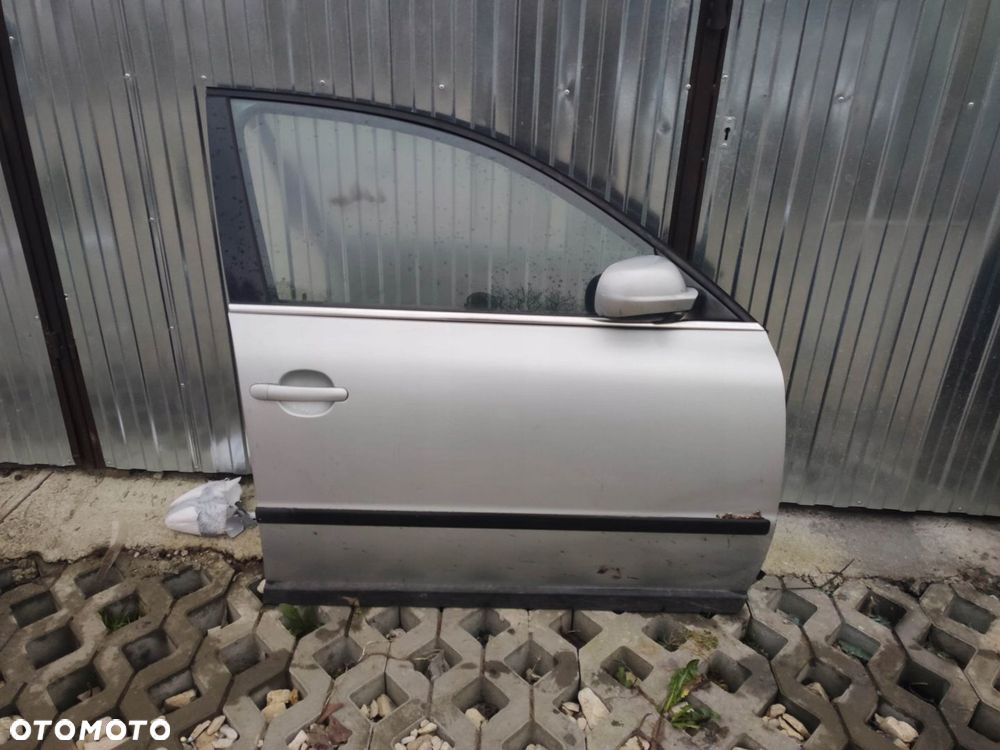 CC DRZWI PRAWY PRZÓD VW PASSAT B5 FL 01- LA7W SREBRNE GOŁE - 1