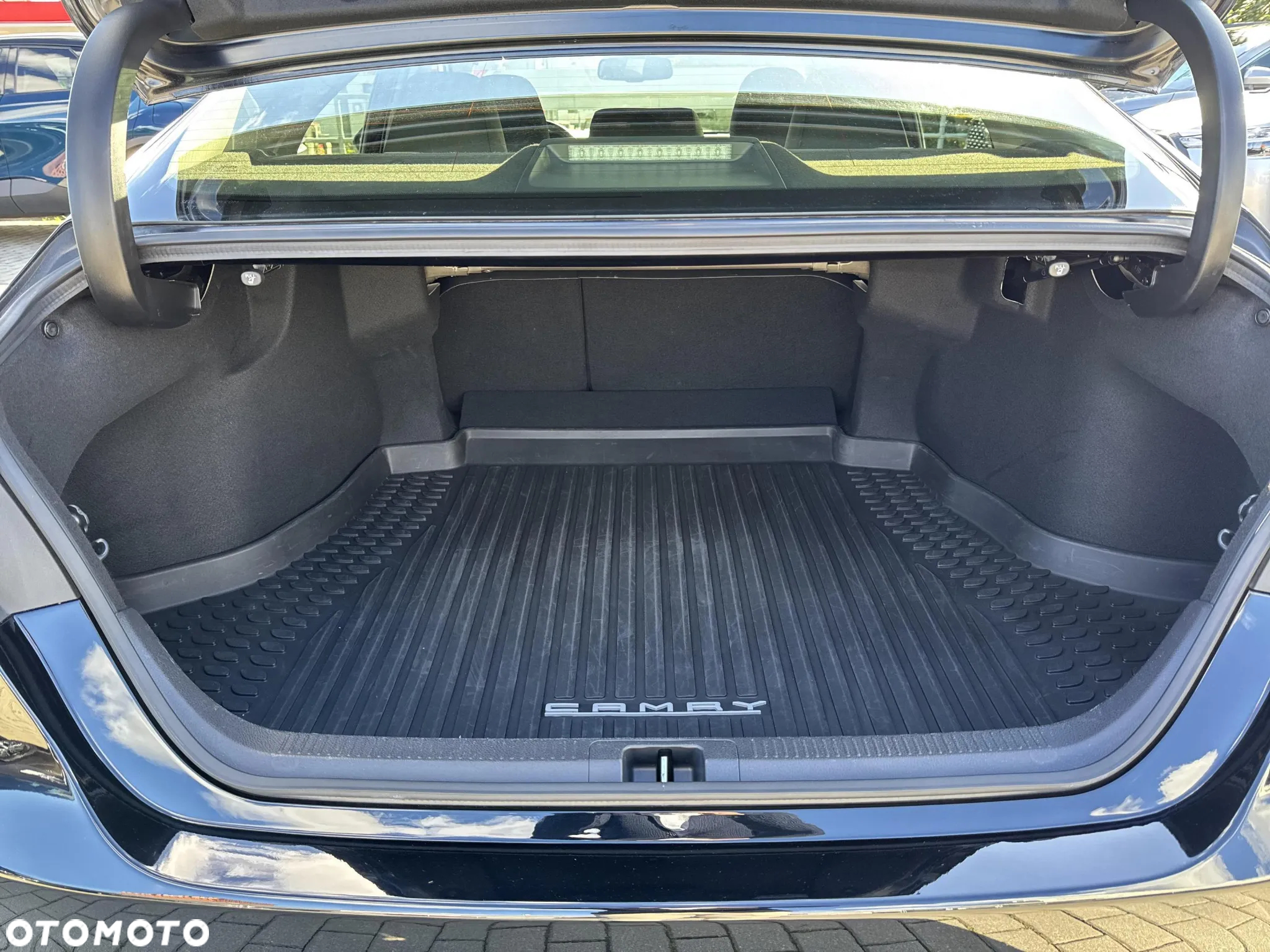 Toyota Camry 2.5 Hybrid Comfort CVT - 12