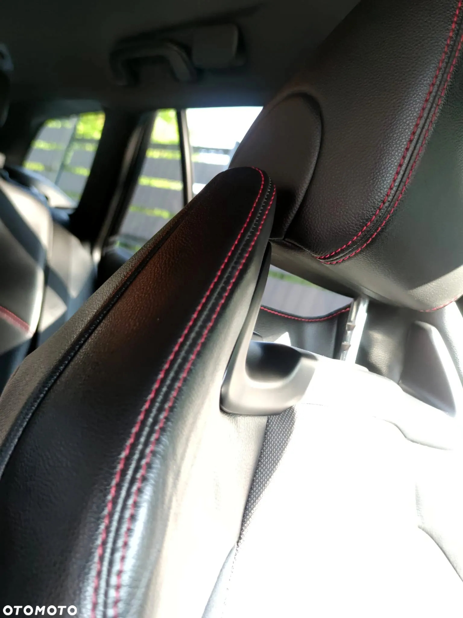 Toyota Corolla 2.0 Hybrid Executive - 33