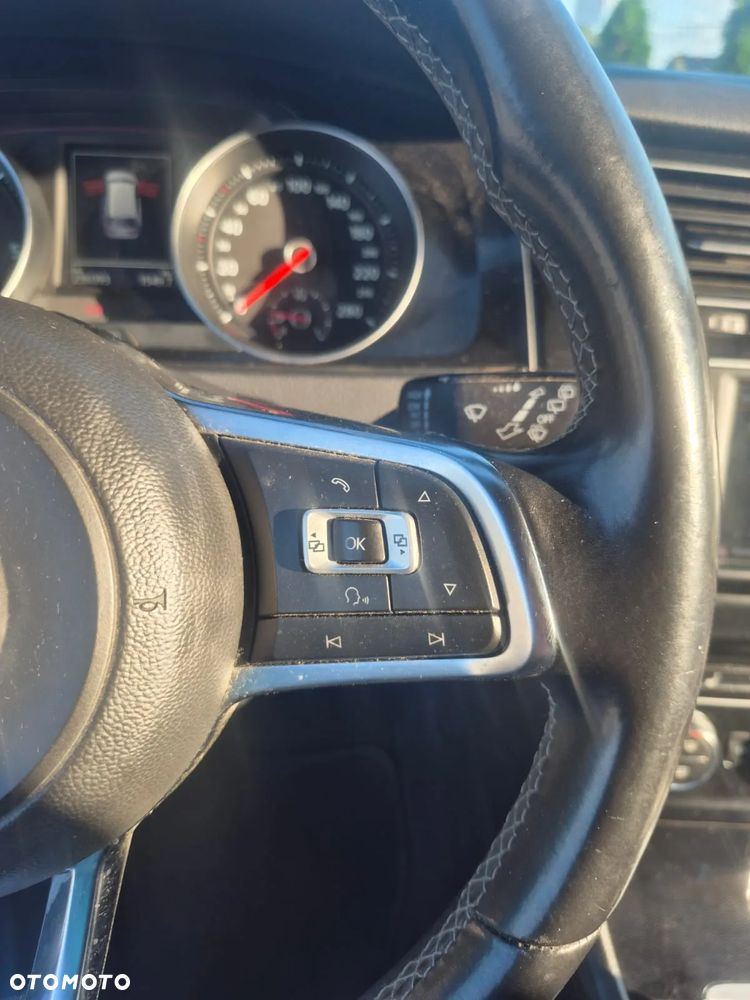 Volkswagen Golf - 26
