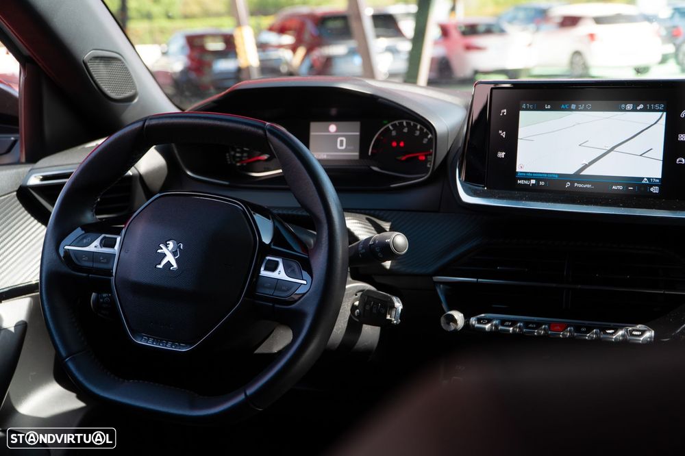 Peugeot 2008 1.2 PureTech Allure - 19