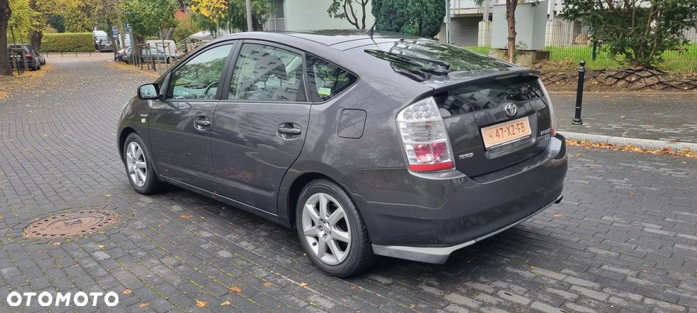 Toyota Prius 1.5 VVT-i Sol - 2