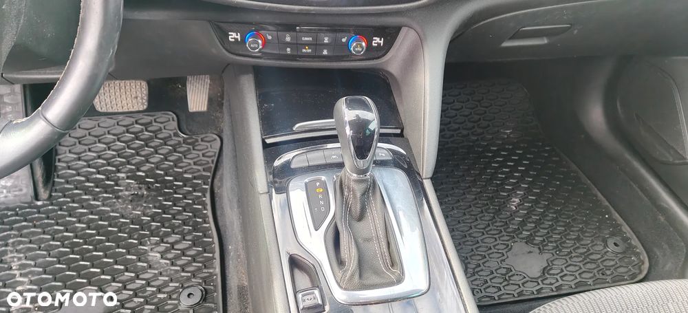 Opel Insignia 1.5 T Elite S&S - 10