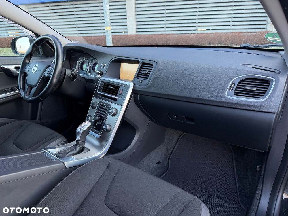 Volvo V60 D3 Summum - 29