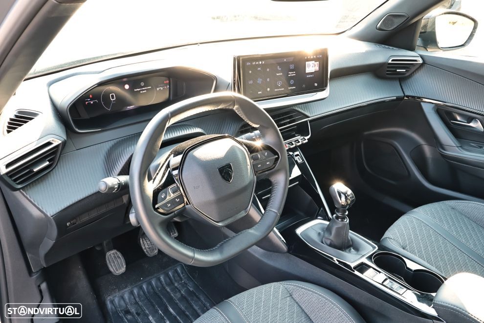 Peugeot 2008 1.2 PureTech Allure - 13