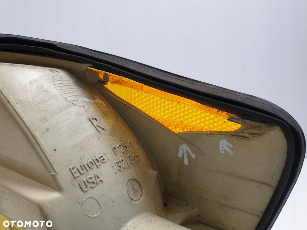 Mercedes W126 COUPE SEC PRAWY KIERUNKOWSKAZ Przód - 5