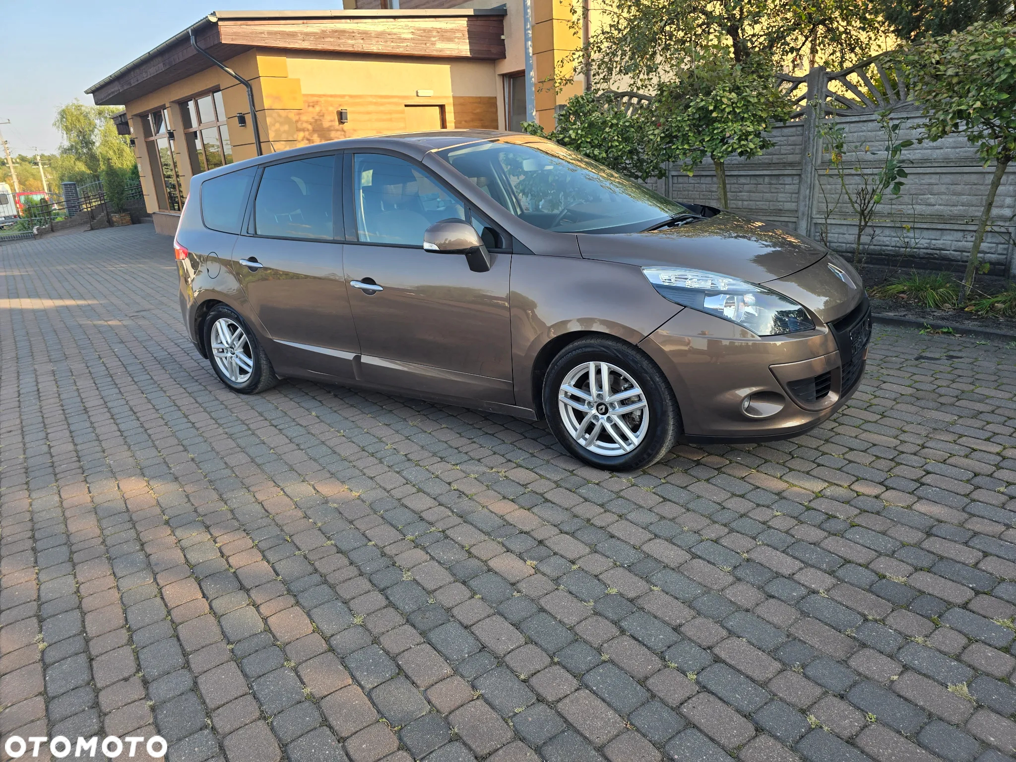 Renault Grand Scenic - 2