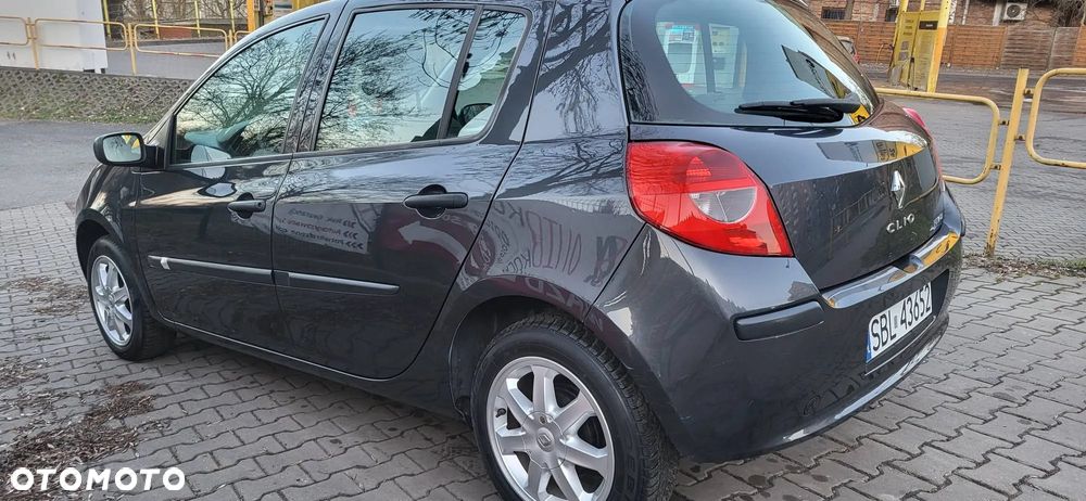 Renault Clio 1.2 16V All Inclusive - 5