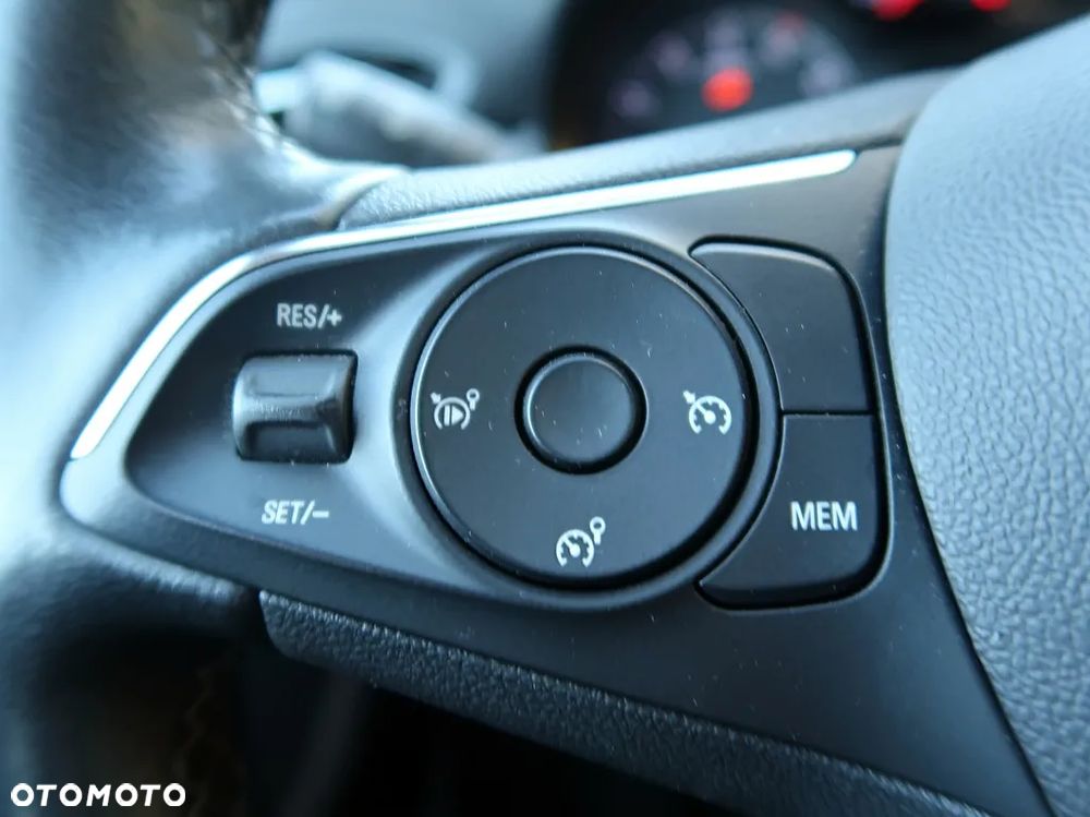 Opel Crossland X - 17