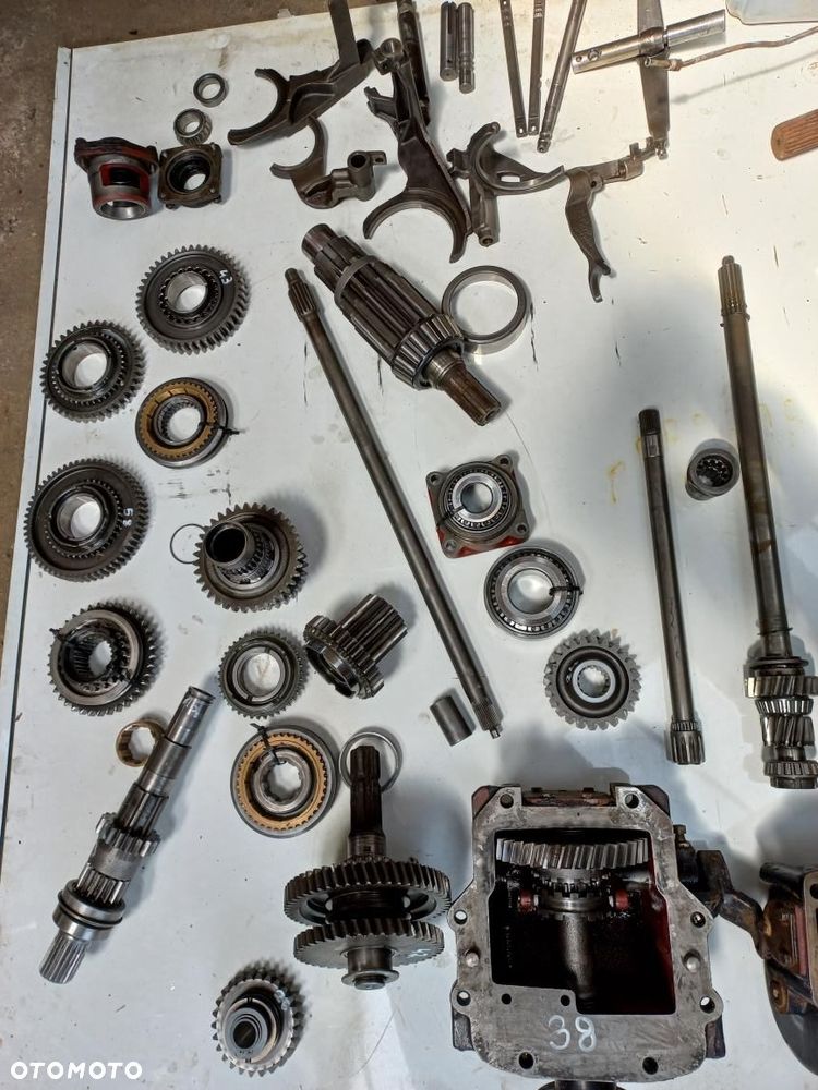 Części Deutz Agroprima,Agroxstra,Agrostar DX 3.65 4.31 4.51 4.30 4.50 4.61 4.68 4.71 4.78 Silnik BF4L 912 Skrzynia Biegów 4374043R,Most,Kabina,Podnośnik Wałek Koło Zębate Zwolnica,Atak,Pompa,Rozdzielacz,Podnośnik K4362869R,Układ Planetarny,Półoś,Synchronizator,tryb,Wałek,przystawka napędu,zwrotnica - 5