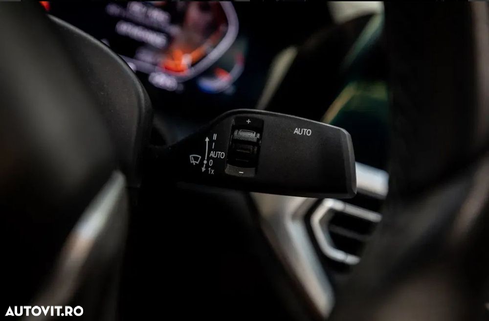 BMW Seria 3 320i AT - 11