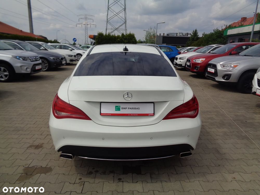 Mercedes-Benz CLA 180 Urban - 3