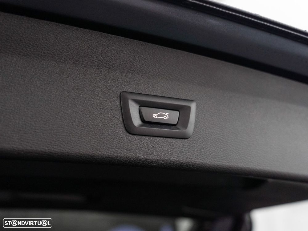 BMW X1 25 e xDrive Corporate Edition - 12