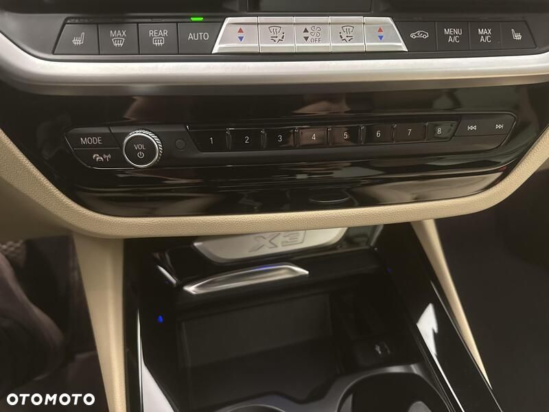 BMW X3 xDrive20i - 18