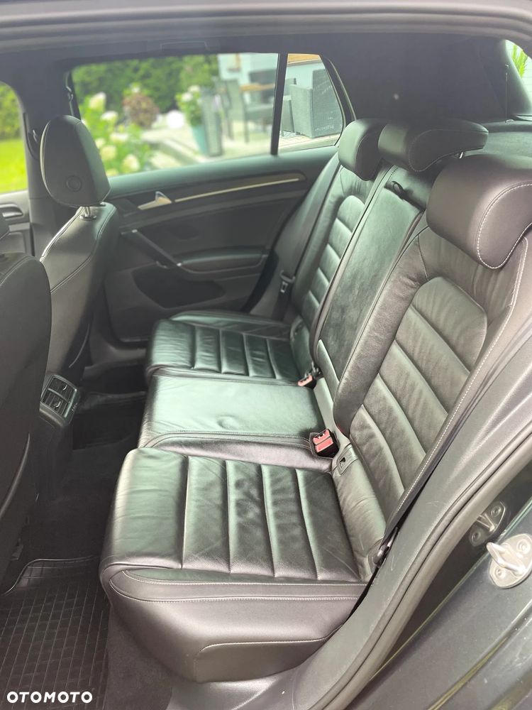 Volkswagen Golf - 8