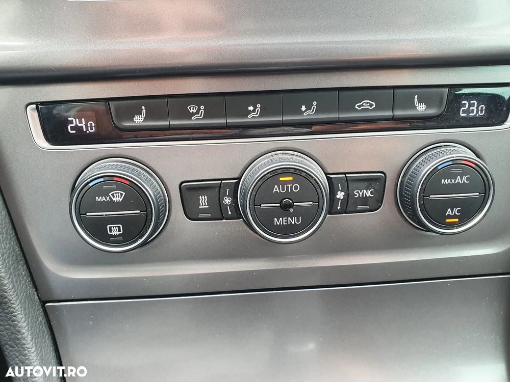 Volkswagen Golf 1.4 TSI BlueMotion Technology Lounge - 22
